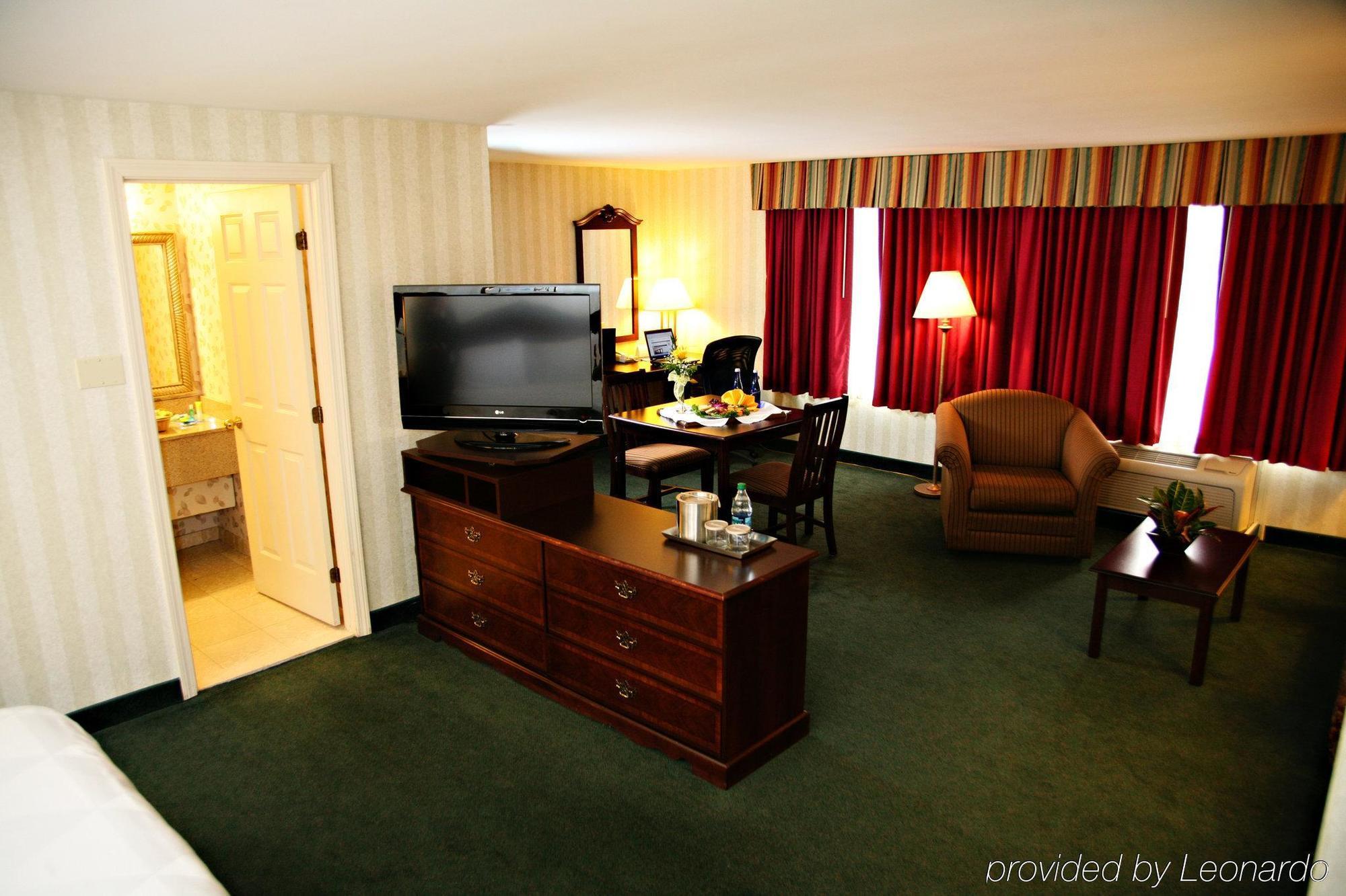 Radisson Hotel And Suites Chelmsford-Lowell Pokój zdjęcie