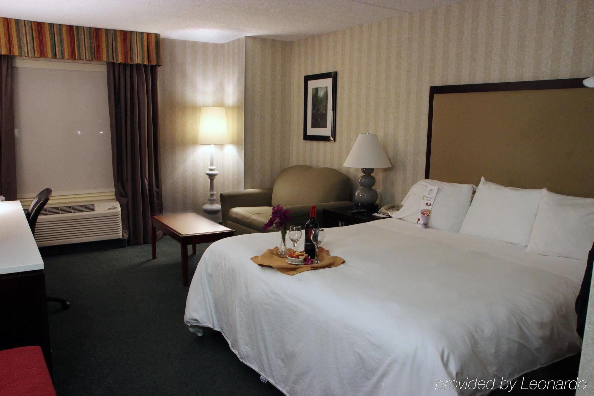Radisson Hotel And Suites Chelmsford-Lowell Zewnętrze zdjęcie